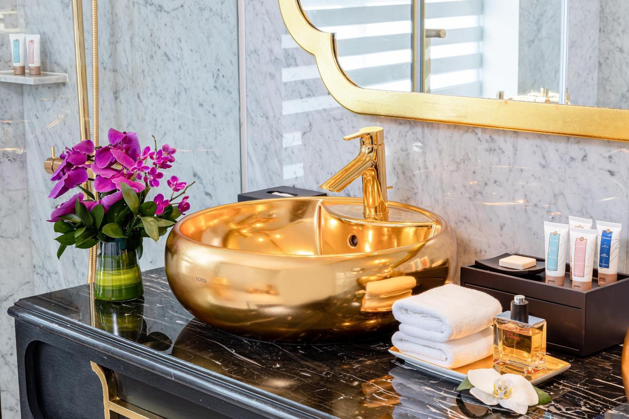 Dolce By Wyndham Hanoi Golden Lake Bagian luar foto